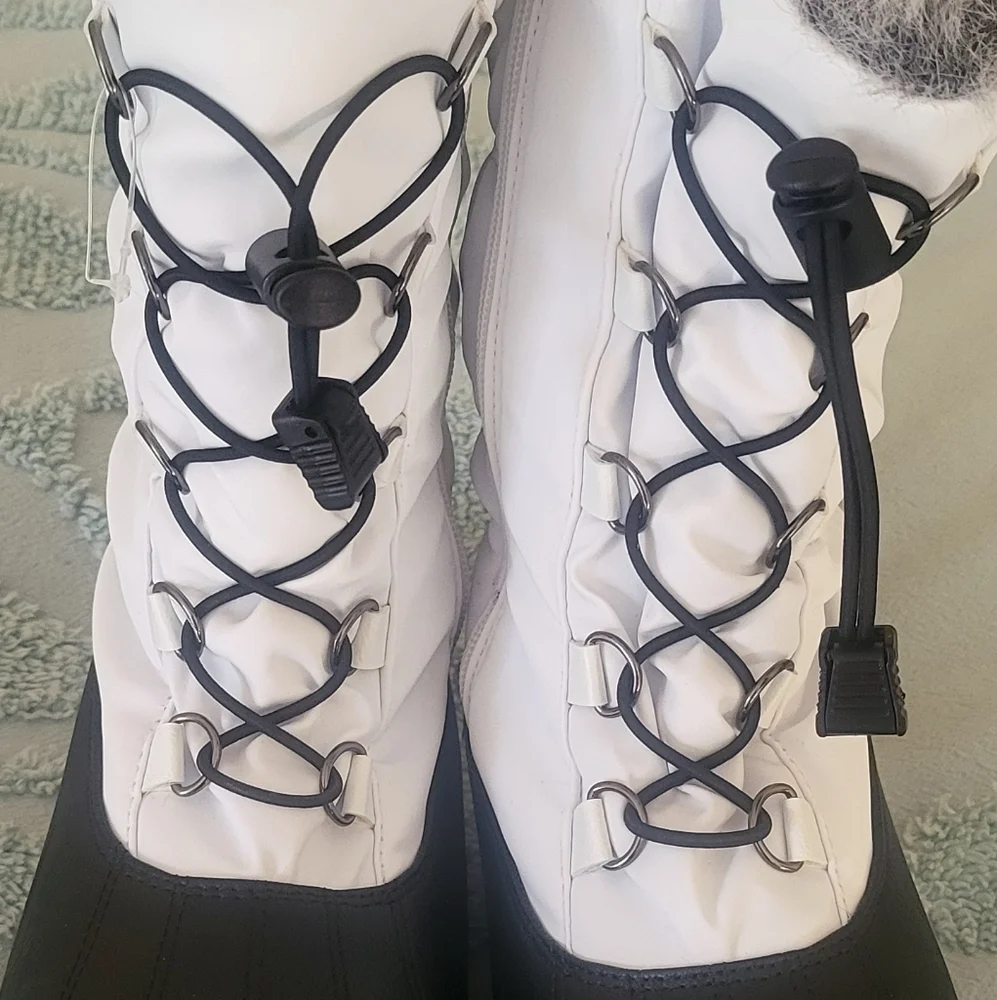 totes White and Black Winter Boots with Faux Fur Trim